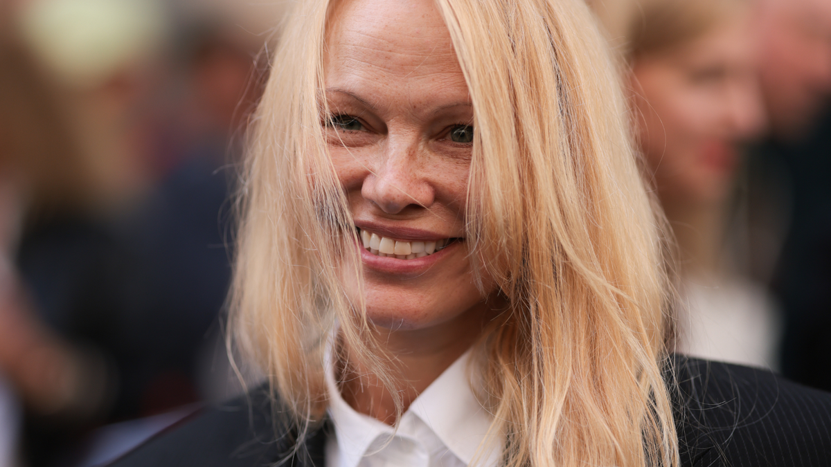 Everyone Is Obsessed With Makeup-Free Pamela Anderson at Paris Fashion Week