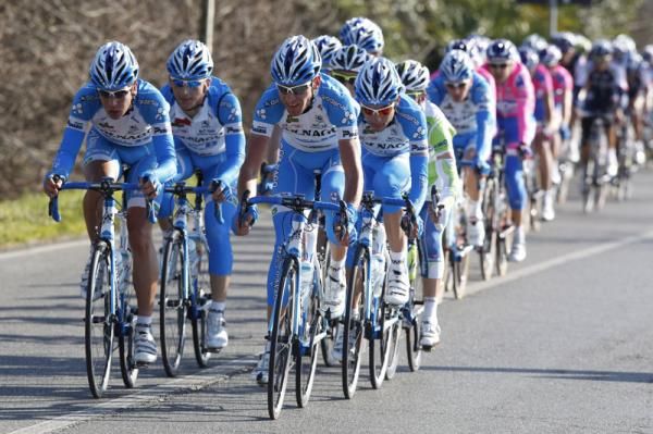 Colnago CSF drive the peloton in a hope of a bunch sprint