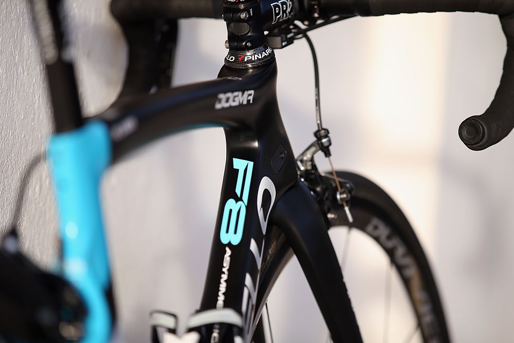 Mikel Landa's Pinarello Dogma F8 with the signature asymmetric tubing
