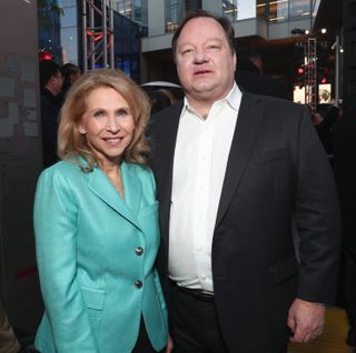 Key shareholder Shari Redstone (l.) is said to see Viacom CEO Bob Bakish as head of a recombined company.