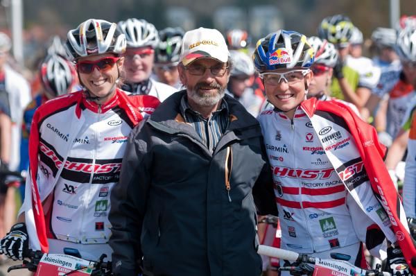 The women, all lined up and ready to race