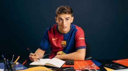 HMD FC Barcelona deal