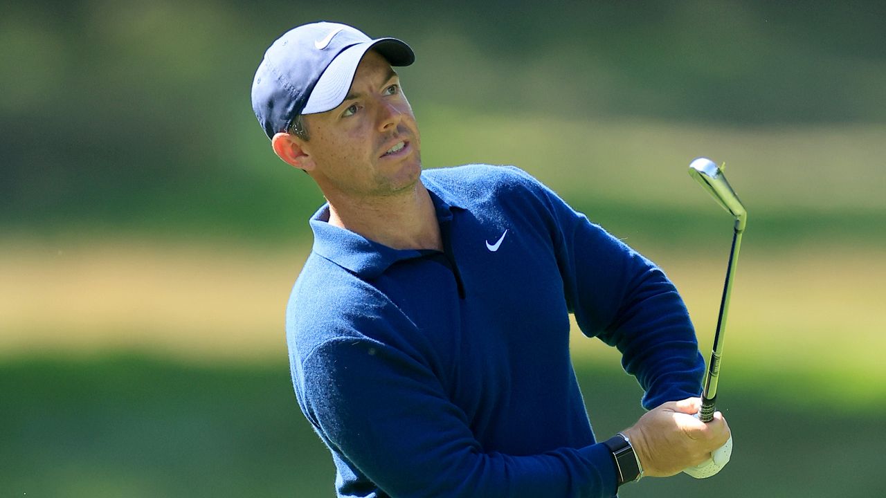 Rory McIlroy takes a shot at the BMW PGA Championship at Wentworth