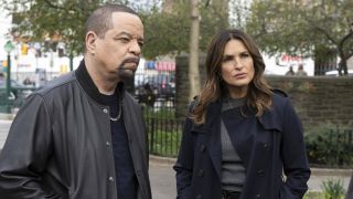 Fin and Benson interviewing a witness in Law & Order: SVU Season 25x12