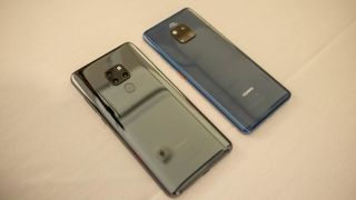 The Huawei Mate 20 on the left, the Huawei Mate 20 Pro on the right