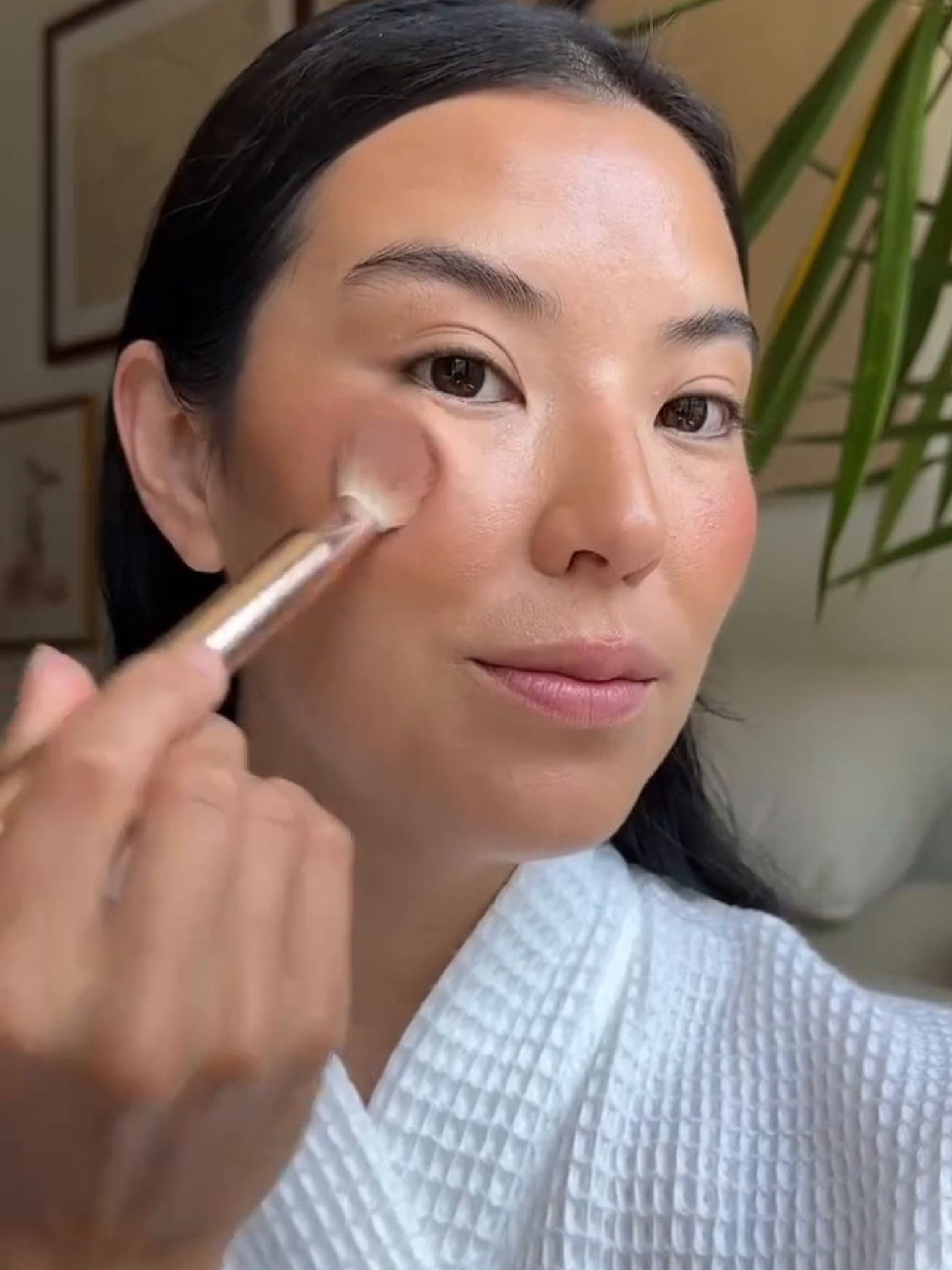 @mexicanbutjapanese applying makeup