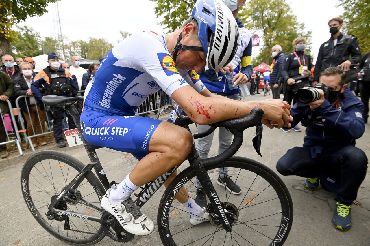 La Fleche Wallonne 2020 - 84th Edition - Herve - Mur de Huy 202 km - 30/09/2020 - Injury - Mauri Vansevenant (BEL - Deceuninck - Quick Step) - photo Vincent Kalut/PN/BettiniPhoto&Acirc;&copy;2020