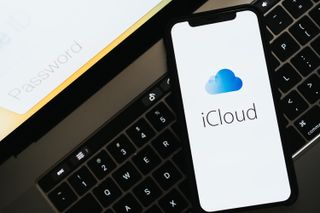 How to keep to keep iCloud Drive files downloaded on your Mac