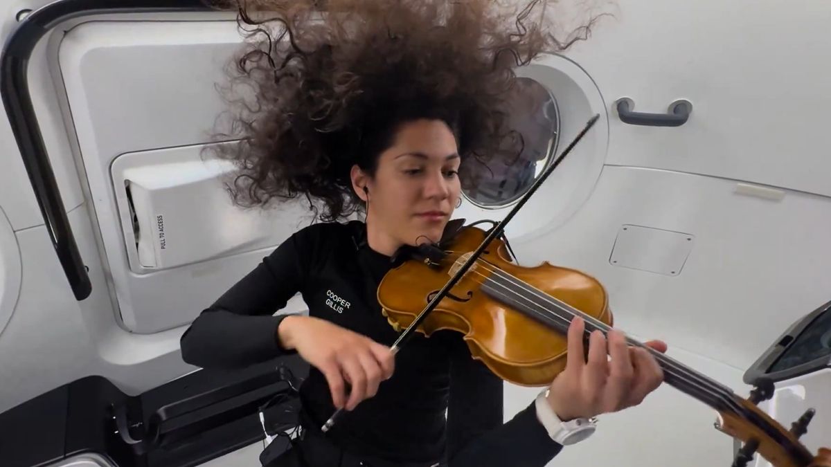 Polaris Dawn astronaut performs 'Star Wars' song in music video broadcast from space (Video)