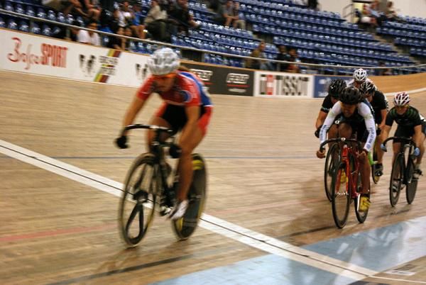 Dana Feiss makes her move in the women's keirin final