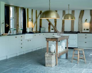 How-to-achieve-a-farmhouse-kitchen-look-6-jim-lawrence