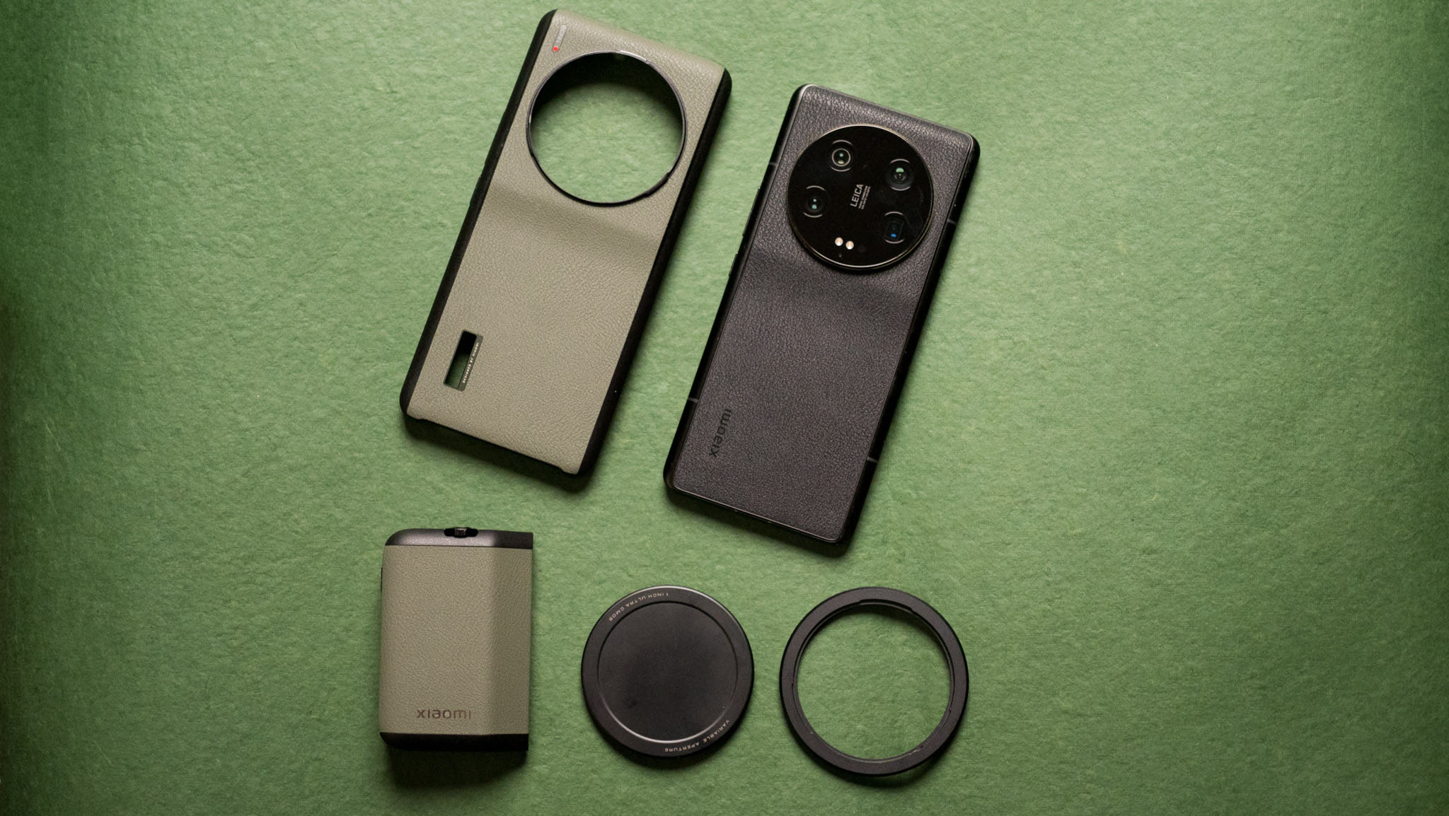 Xiaomi 13 Ultra camera kit accessory on green background