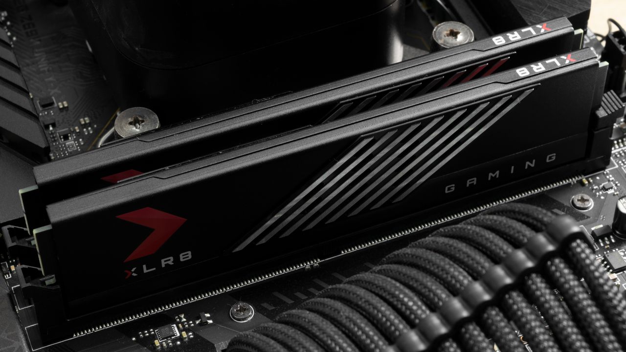 PNY XLR8 Gaming Mako DDR5-6200 C42
