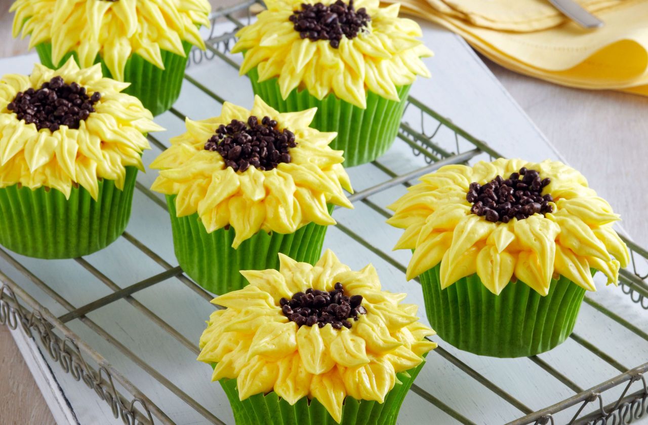 Sunflower cupcakes