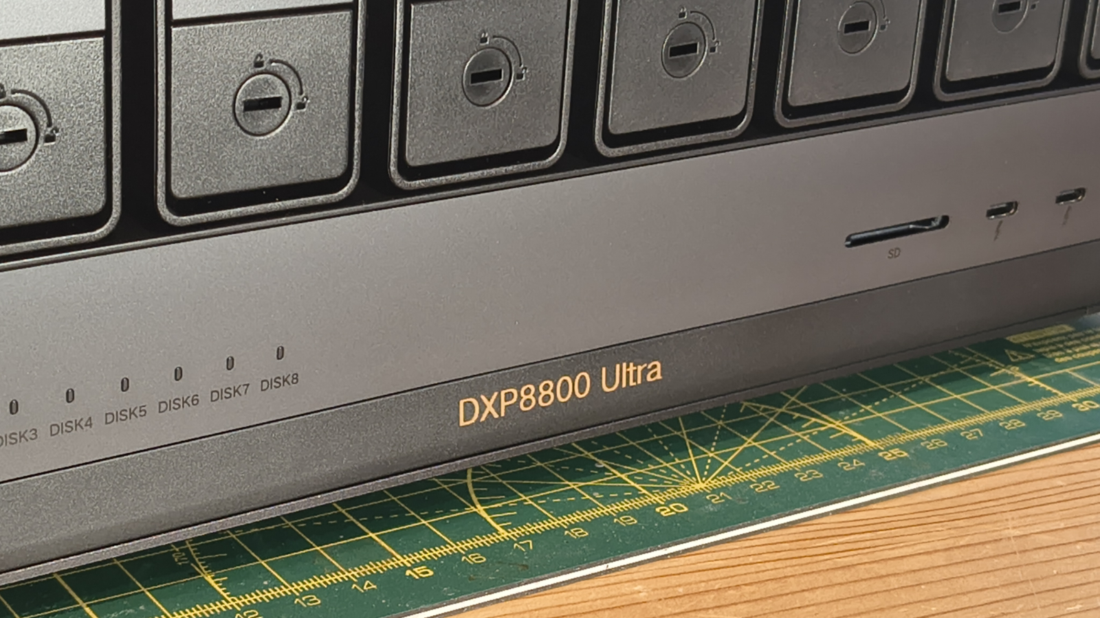 Ugreen NASync DXP8800 Ultra