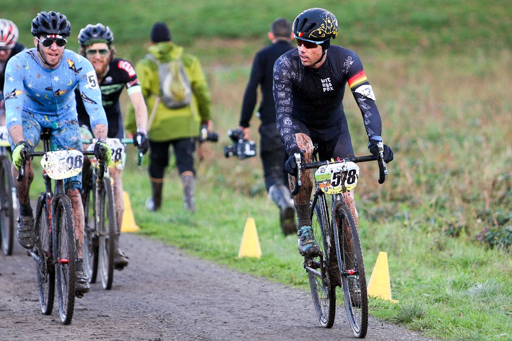 Sven Nys in action during the first lap of SSCXWC 2016