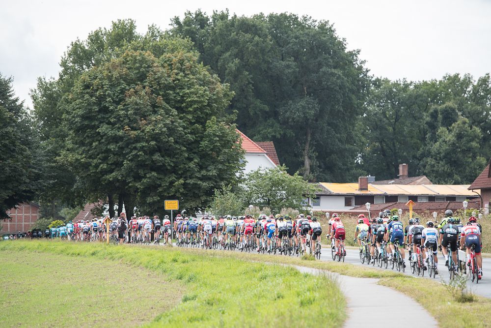 Athletes ride in the pack during the Euroeyes Cyclassics Hamburg