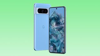 Google Pixel 8 Pro en bahía (azul) sobre fondo verde