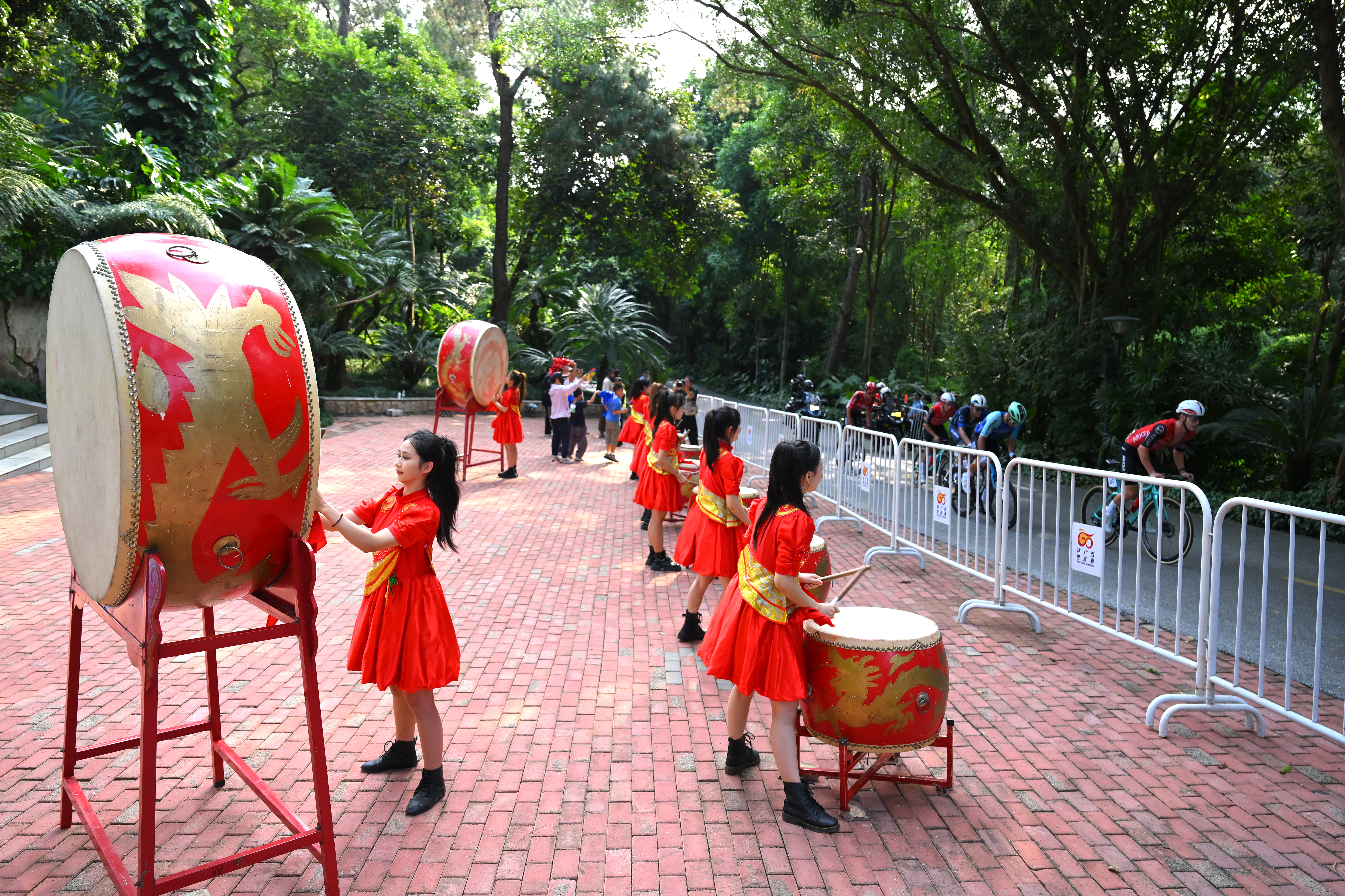 NANNING, CHINA - OCTOBER 19: Reuben Thompson of New Zealand and Team Lotto, Ewen Costiou of France and Team Arkea - B&amp;amp;B Hotels, Nans Peters of France and Team Decathlon AG2R La Mondiale, Leandre Lozouet of France and Team Arkea - B&amp;amp;B Hotels and Clement Davy of France and Team Groupama - FDJ compete in the breakaway during the 6th Gree-Tour Of Guangxi 2025, Stage 6 a 134.3km stage from Nanning to Nanning / #UCIWT / on October 19, 2025 in Nanning, China. (Photo by Tim de Waele/Getty Images)