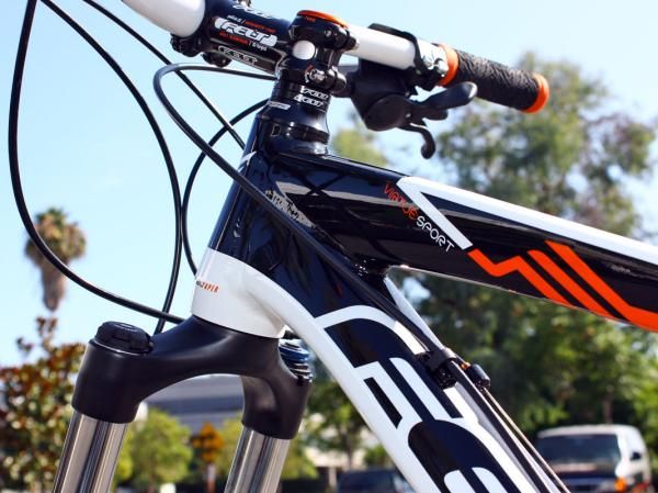 The alloy Virtue's new tapered front end improves steering precision while also providing more surface area for the down tube-head tube joint.
