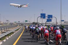 Cycling: 1th Tour of Dubai 2014 / Stage 3
Illustration Illustratie / Peleton Peloton / Aircraft Plane Avion Vliegtuig / Fly Emirates / Landscape Paysage Landschap /
Dubai - Hatta (162Km)/ The Nature Stage /
Ronde/(c) Tim De Waele
