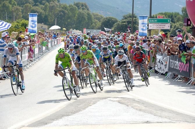 Cannondale starts its lead-out for Sagan