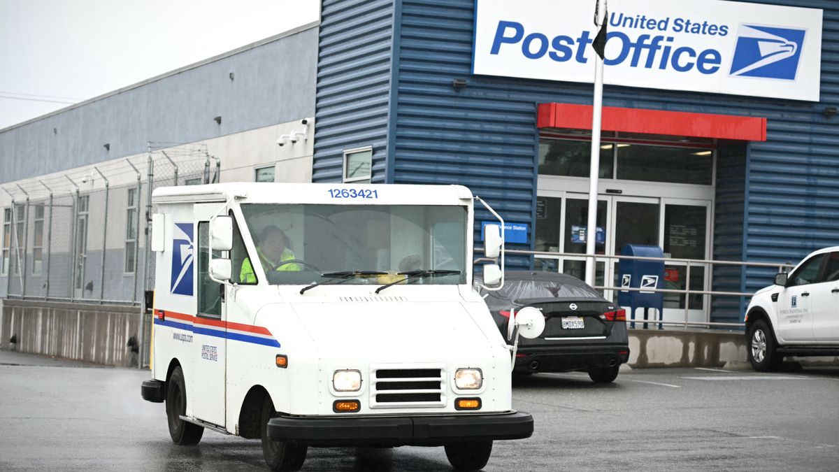 Trump reportedly wants to take over US Postal Service