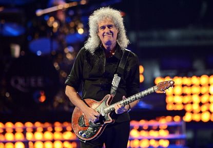 Brian May at the MGM Grand Garden Arena, presumably not the same garden as where he hurt himself.