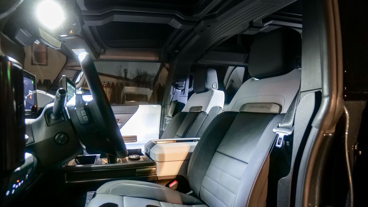 2025 GMC Hummer EV 3X SUV test drive.