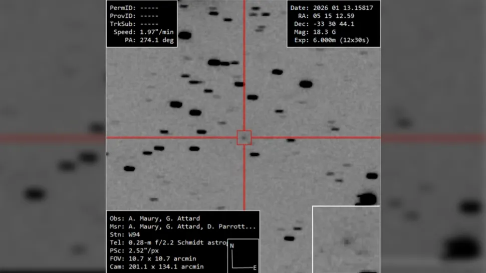 Trajetória orbital do cometa indicando aproximação extrema do Sol