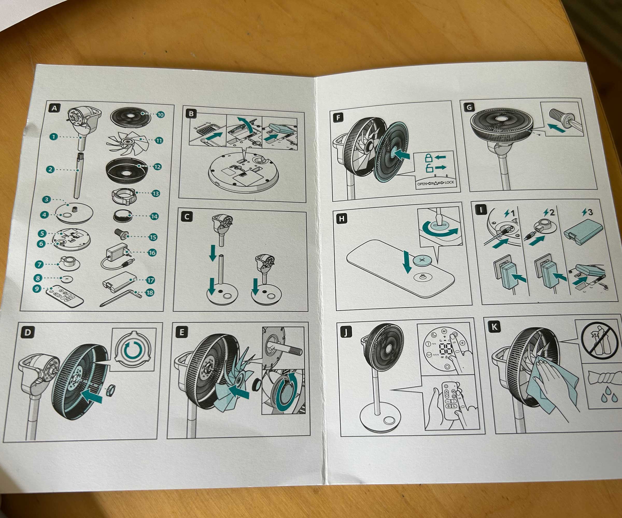 Instruction booklet for assembling the Duux Whisper Flex 2 fan