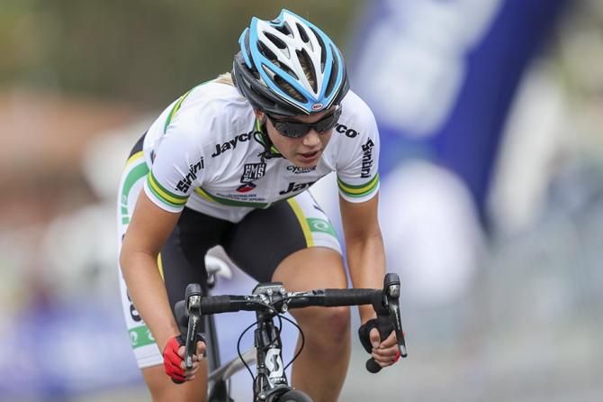 Louisa Lobigs riding for the Jayco National Team
