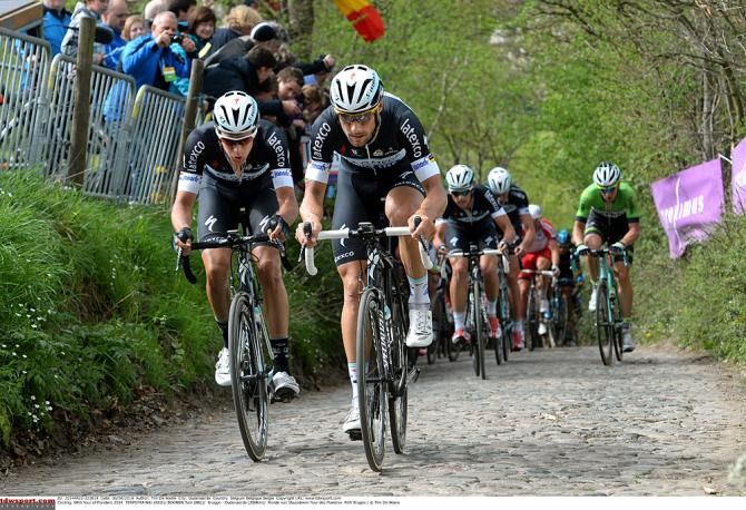 Tom Boonen chasing with Niki Terpstra