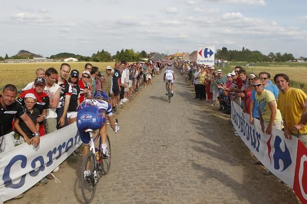 Many riders were left chasing behind the race on the cobbled sectors.