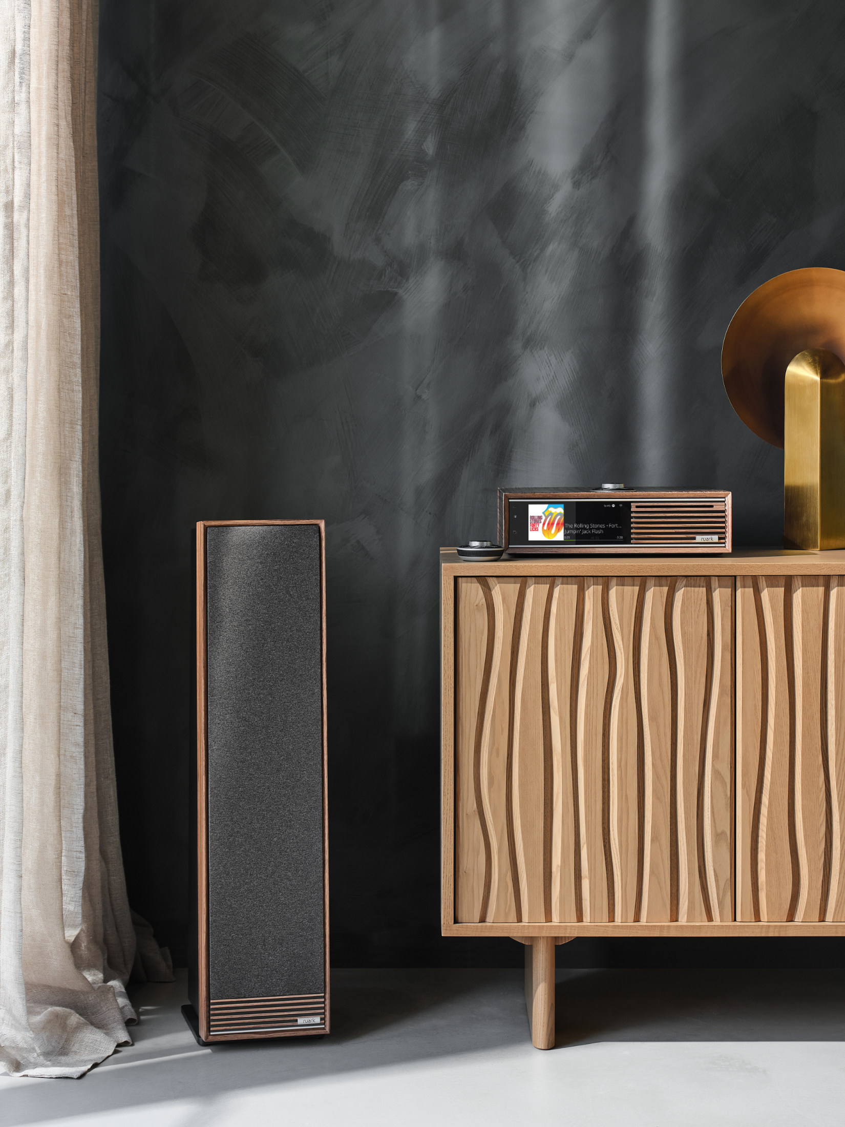 Ruark Audio R710 Console and Talisman-R speaker