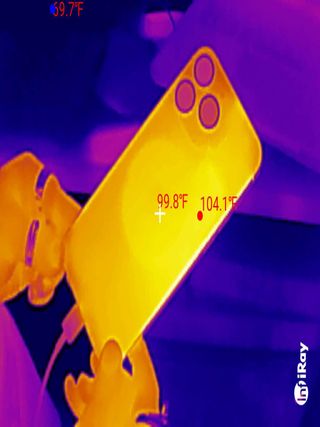 Thermal imaging of iPhone 15 Pro Max.