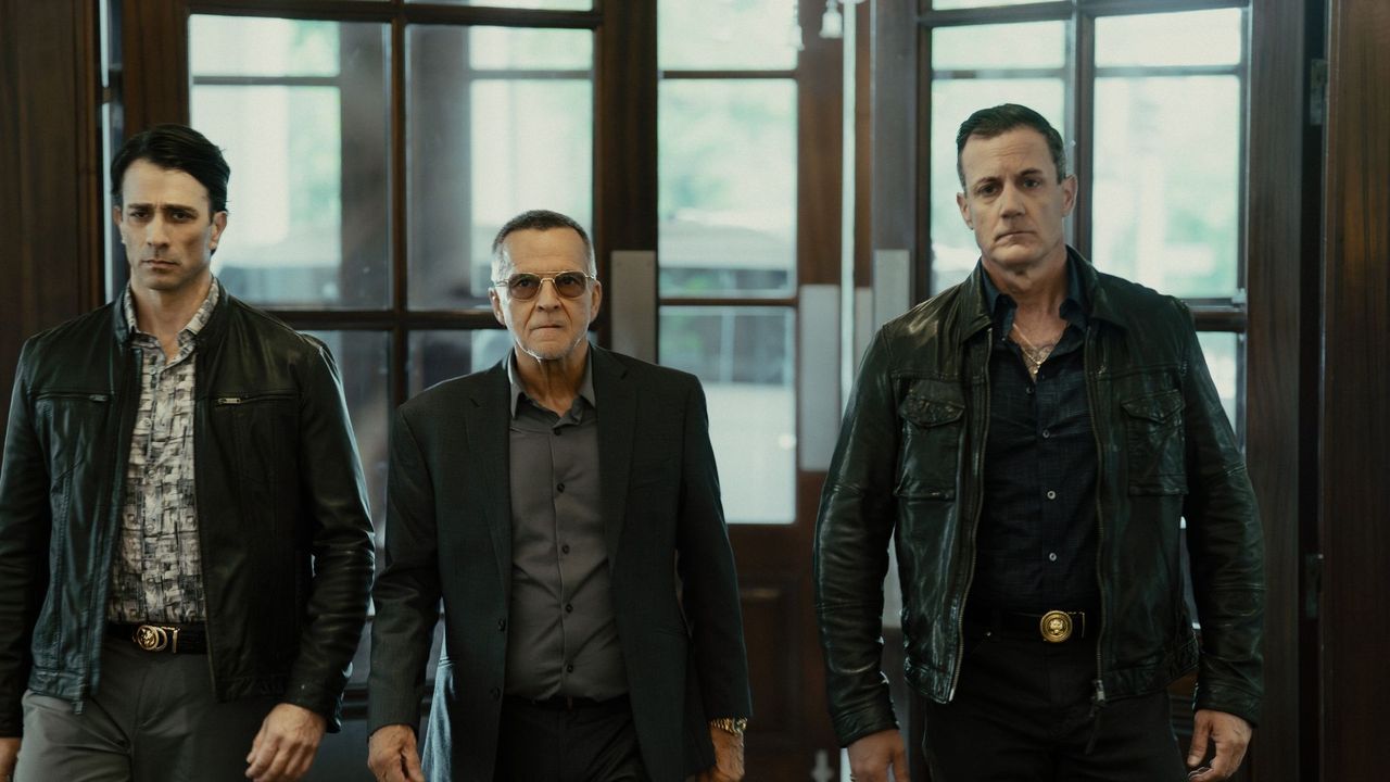 James Russo (center) in Tulsa King