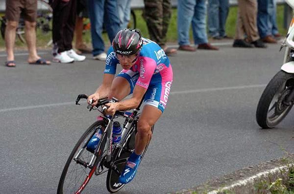 Damiano Cunego (Lampre-Fondital) round a bend