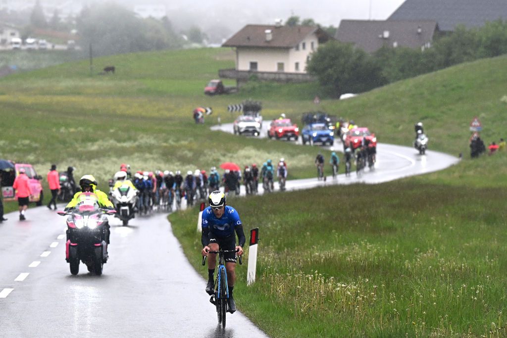 Pelayo Sanchez attacks the peloton led by his Movistar team