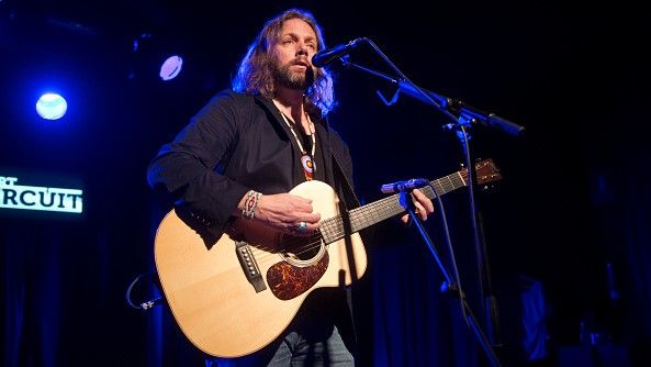 Rich Robinson performs on stage at Sala Apolo on September 25, 2015 in Barcelona, Spain.