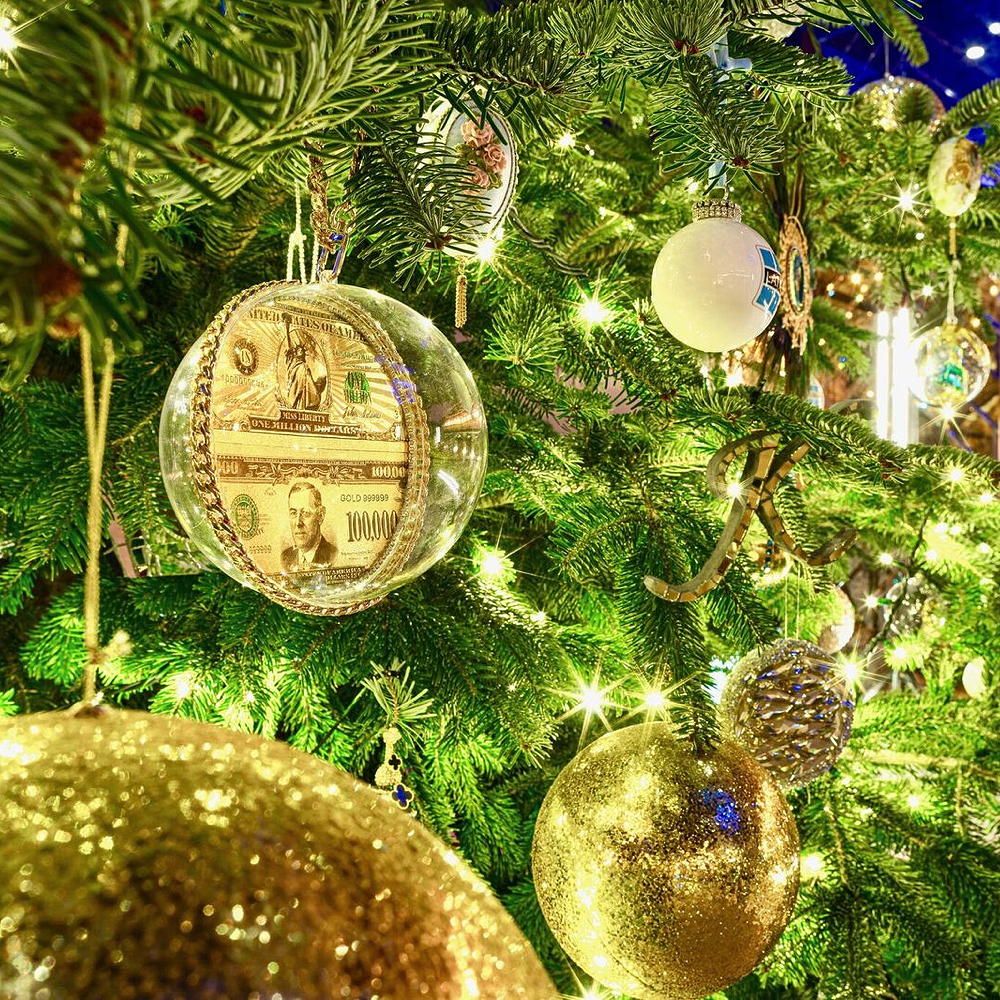 The most expensive Christmas tree in world unveiled in Marbella Ideal