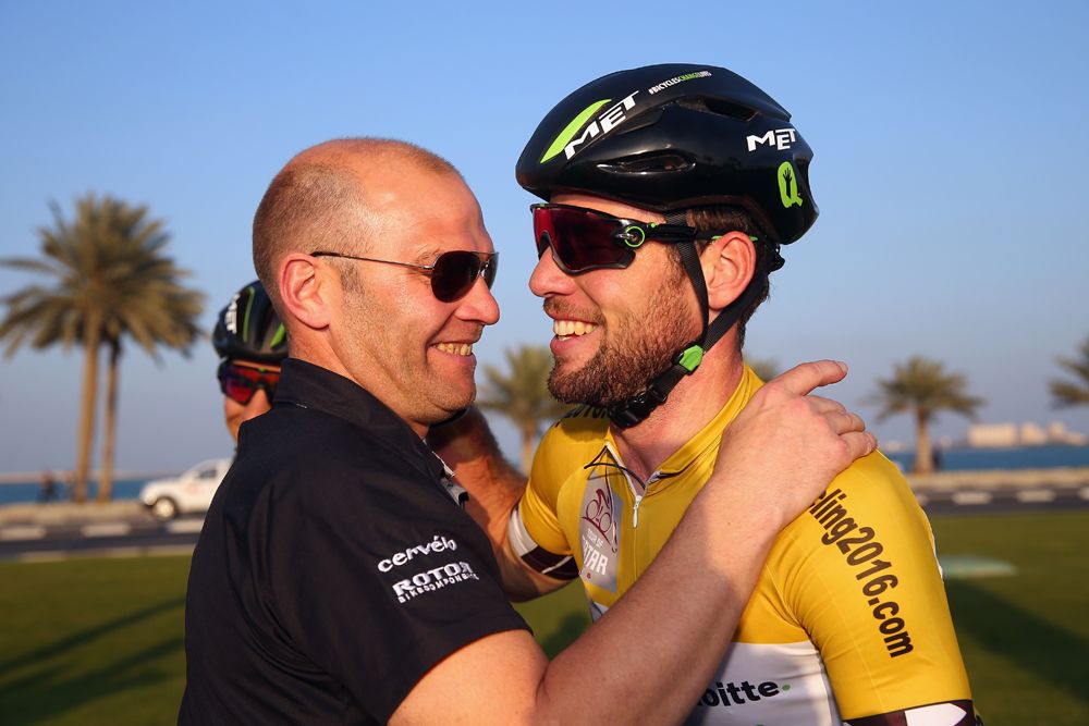 Roger Hammond congratulates Cavendish on his overall victory