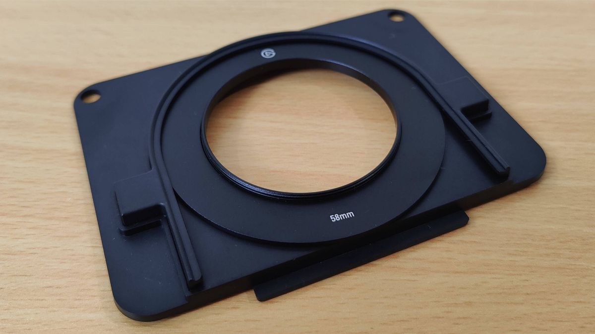 Close up of adapter rings for the Elgato Prompter