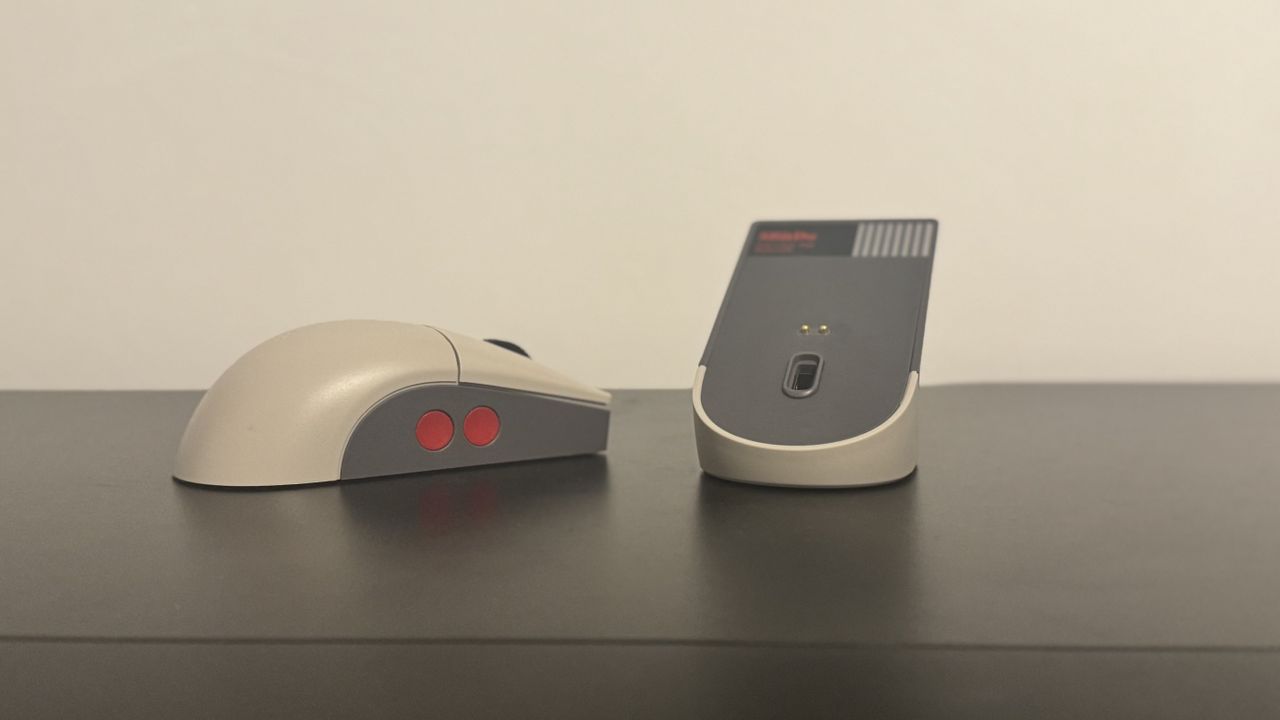 8BitDo Retro R8 gaming mouse
