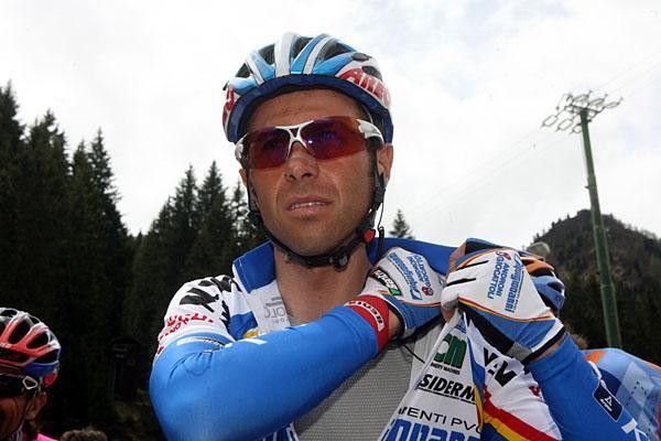 Gilberto Simoni adjusts his radio where he is hoping he will receive encouraging time gaps later.