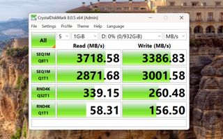 CrystalDiskMark8.05 with the Ugreen 40Gbps M.2 Enclosure