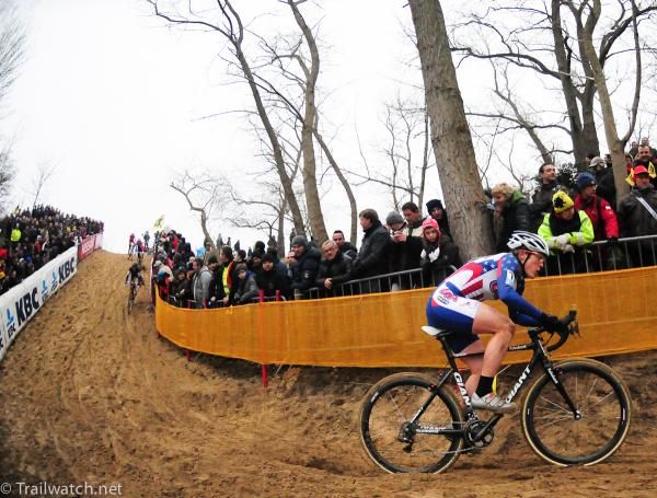 Katie Compton (USA) trying to recover from a first lap setback