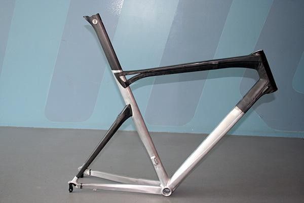 The SLX01 Racemaster is constructed