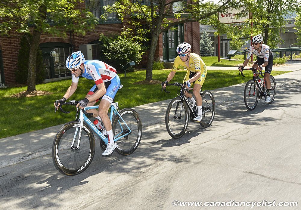 Hugo Houle (Team Canada) and Gregory Daniel (Axeon Hagens Berman) were locked to each other's wheels for the entire race