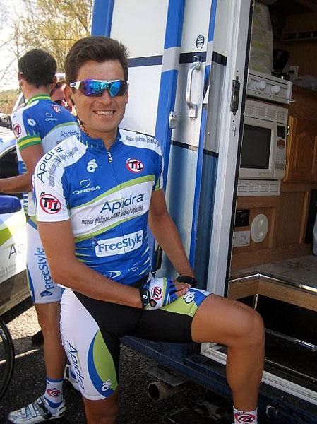 Moises Aldape Chavez stretches before the stage